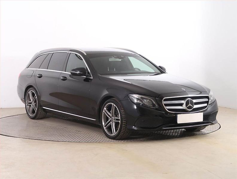 Mercedes-Benz Třídy E (2018) Avantgarde E 300 d - fotografie inzerátu