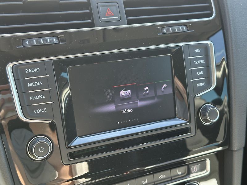 Volkswagen Golf 1,4 TSI 90kW DSG Highline Xeno - fotka 22 z 35