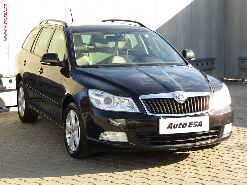 Škoda Octavia (2012) 1.6 TDi, ČR, autoAC - fotografie inzerátu