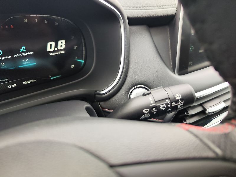 MG HS 1.5 TGi/119kW Emotion - fotka 33 z 38