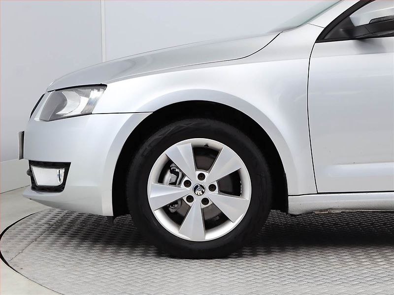 Škoda Octavia (2015) Elegance 2.0 TDI, Automat - fotka 13 z 15