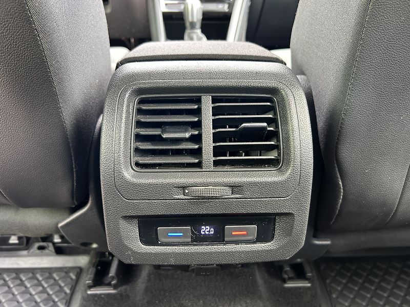 Volkswagen Touran (2021) 2.0 TDi 110KW DSG  - fotka 18 z 31