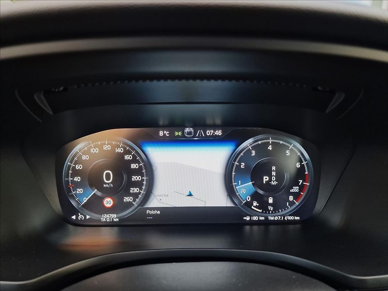 Volvo V60 B4 FWD Momentum Pro,ČR,1.Maj. - fotka 22 z 50