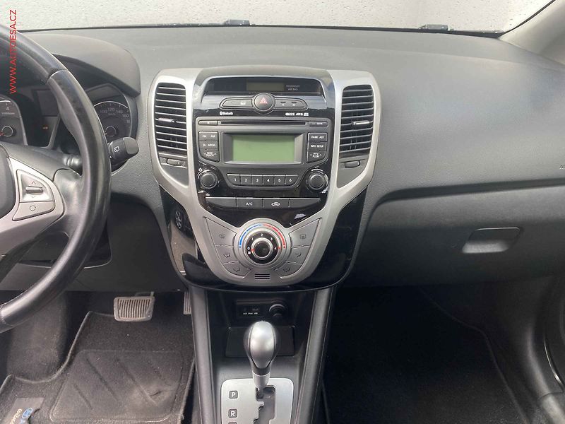 Hyundai ix20 (2015) 1.6i, CrossLine, AT, TZ - fotka 12 z 17