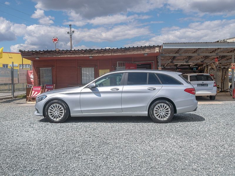 Mercedes-Benz Třídy C (2019) 220CDI LED – NAVIGACE - fotka 8 z 58