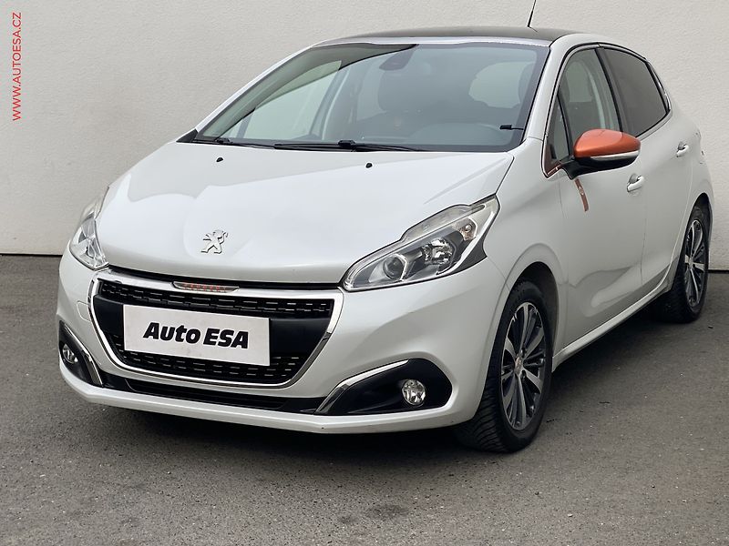 Peugeot 208 (2017) 1.2PT, Roland Garros, panor - fotka 3 z 17