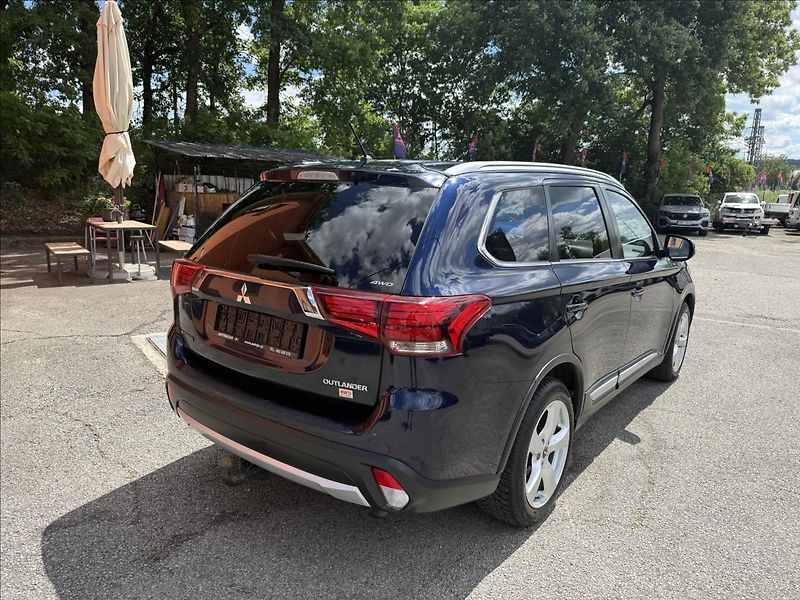 Mitsubishi Outlander 2,3 DI-D - fotka 5 z 31