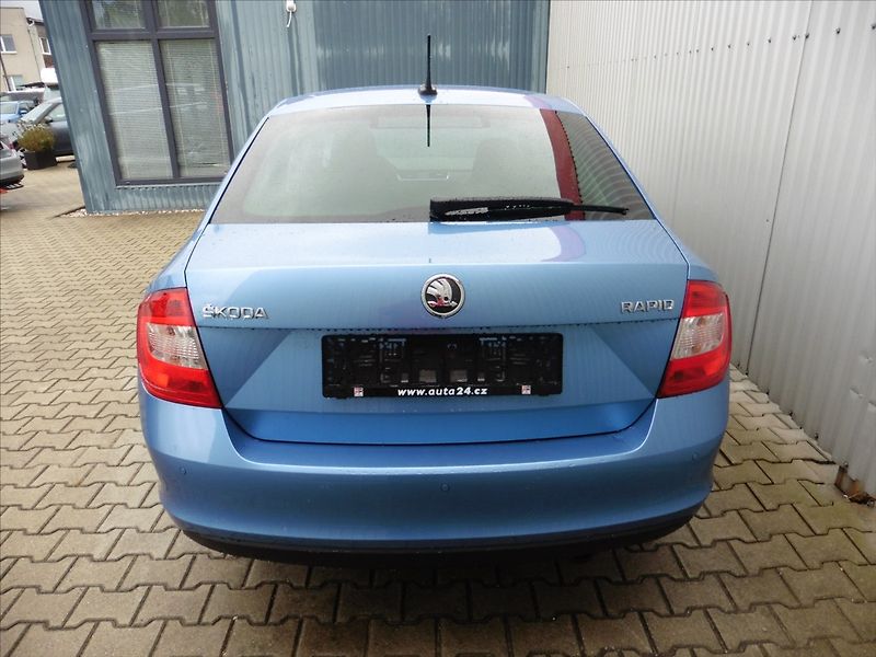 Škoda Rapid 1.2 TSi Elegance Navi 1.maj - fotka 11 z 15