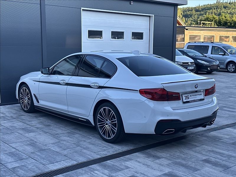 BMW Řada 5 3,0 530d 265PS  M Performance - fotka 10 z 54
