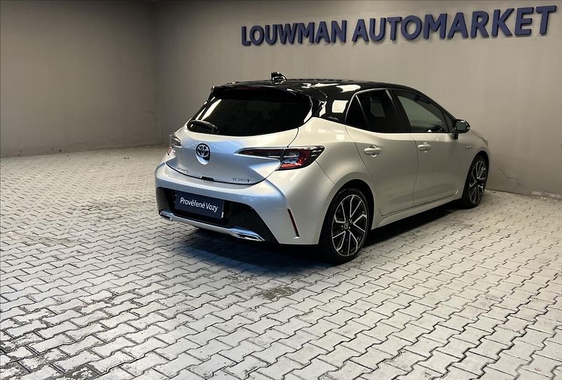 Toyota Corolla 2,0 Hybrid AT SELECTION - fotka 2 z 17