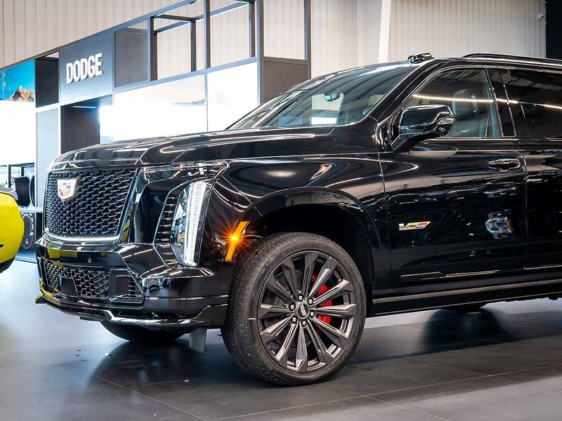 Cadillac Escalade (2025) 6.2 V Supercharged 682 HP 2025 - fotka 14 z 46