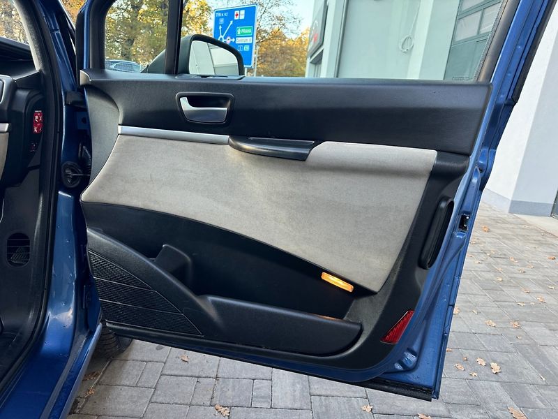 Peugeot 807 (2007) 2.0 HDi 7 míst,Navigace - fotka 12 z 31