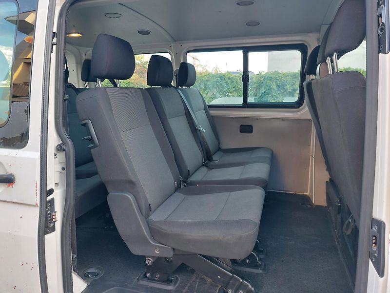 Volkswagen Transporter 2,0 TDi 75kw 9 míst - fotka 14 z 17
