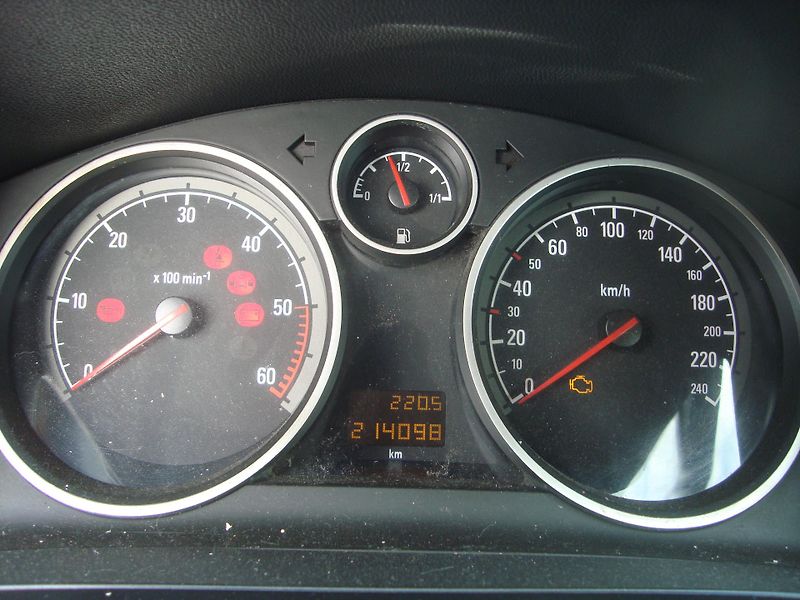 Opel Zafira (2006) 1,9 CDTi 16V - fotka 10 z 11