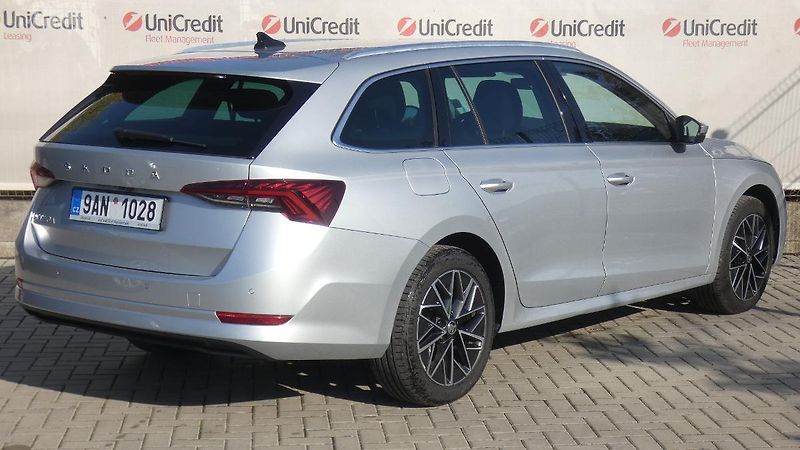 Škoda Octavia 2,0 TDI Style DSG 110 kW - fotka 3 z 24