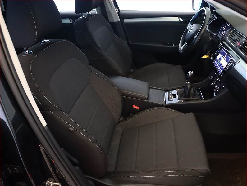 Škoda Superb (2016) Ambition 2.0 TDI, Navi - fotka 7 z 16