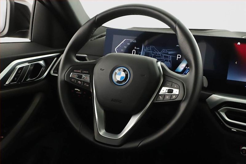 BMW i4 (2022) eDrive40, SoH 95% - fotka 8 z 21