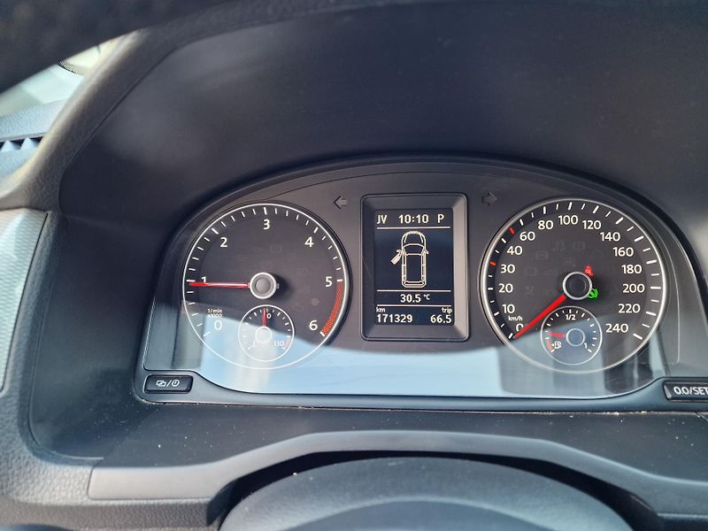 Volkswagen Caddy MAXI 2,0TDI 7MÍST NAVIGACE  - fotka 17 z 21