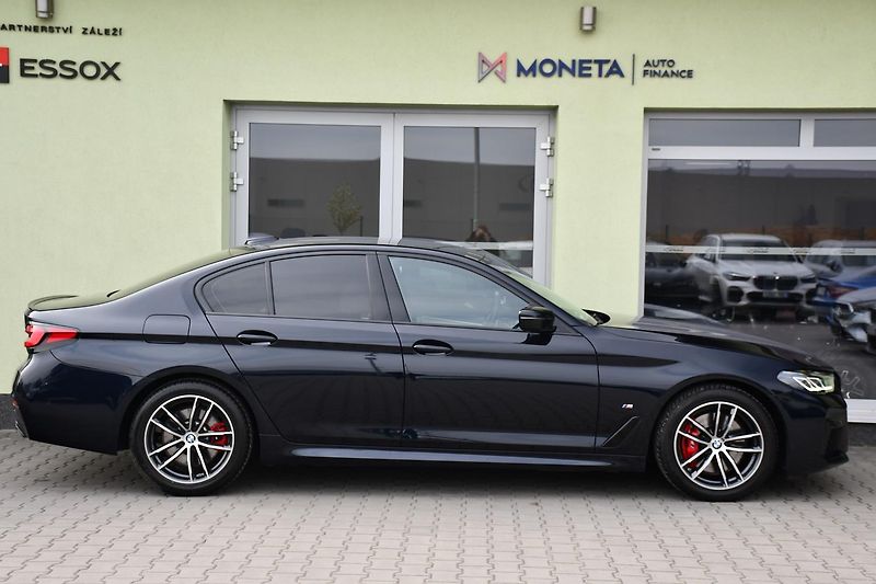 BMW Řada 5 520i M-SPORT 1M ČR REZERVACE - fotka 12 z 39
