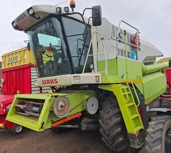 Claas (2006) Mega360 kombajn lišta 6m řepka - fotka 2 z 14