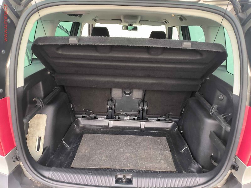 Škoda Yeti (2012) 2.0 TDi, Ambition, TZ, +kola - fotka 7 z 18