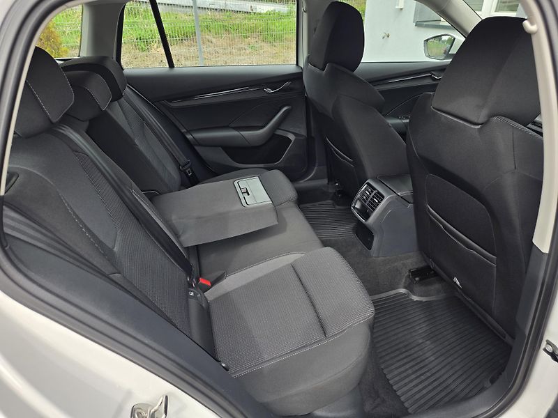 Škoda Octavia (2023) 2.0TDI AMBITION 1.MAJITEL ČR - fotka 10 z 20