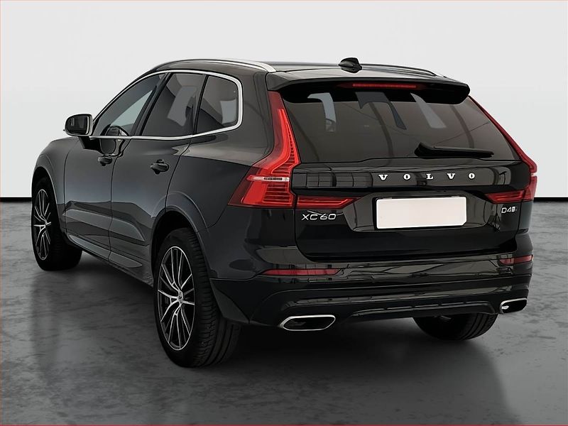 Volvo XC60 (2018) R-Design D4 AWD - fotka 4 z 18