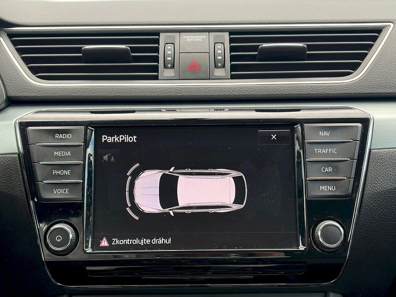 Škoda Superb (2017) Combi 2.0 TDI / 110kW / AMBITI - fotka 28 z 35