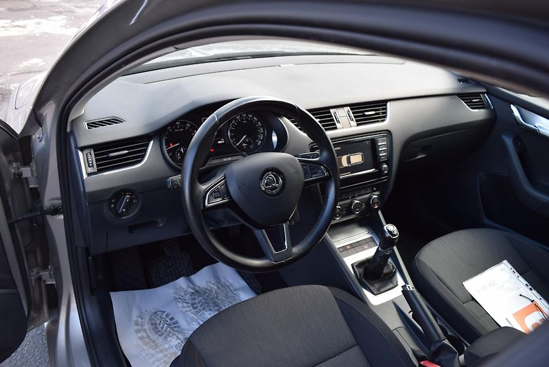 Škoda Octavia (2017) 1.4TSI 110kwSTYLE XEN TAŽ NAVI - fotka 20 z 45
