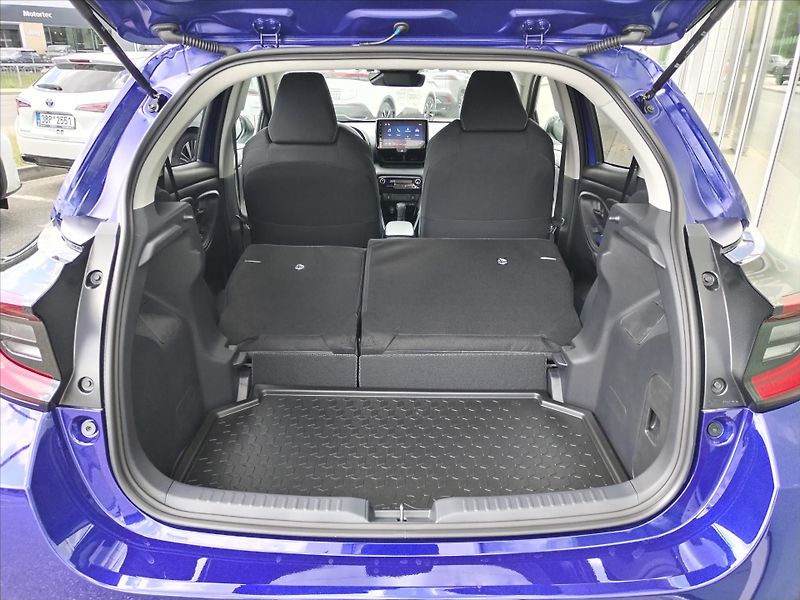 Toyota Yaris 1.5 HYBRID e-CVT  STYLE 116 k - fotka 14 z 14
