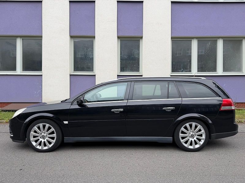 Opel Vectra 1,9 CDTi SW + sada pneumatik  - fotka 2 z 22