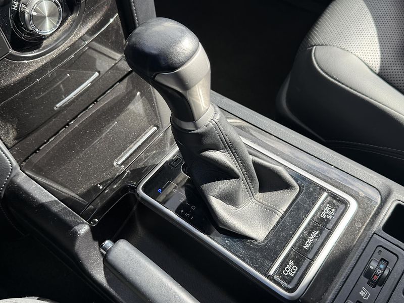 Toyota Land Cruiser 2.8 D-4D AT AWD 150kW Executiv - fotka 23 z 25