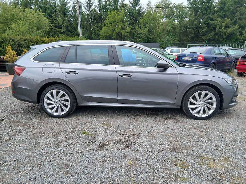 Škoda Octavia 4, iV, Plug in Hybrid, ALU 18 - fotka 9 z 66