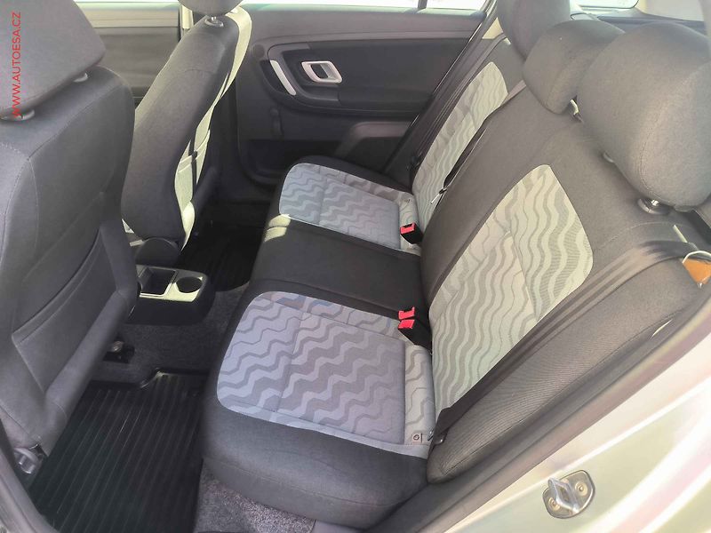 Škoda Fabia (2009) 1.2 12V, ČR, AC, ČR - fotka 10 z 14