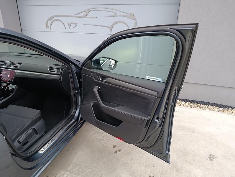 Škoda Superb 2.0TDI 147kW STYLE VIRTUAL DPH - fotka 24 z 29