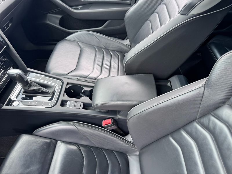 Volkswagen Arteon (2021) R LINE 2,0 TDI 147 KW DSG 4X4 - fotka 36 z 47
