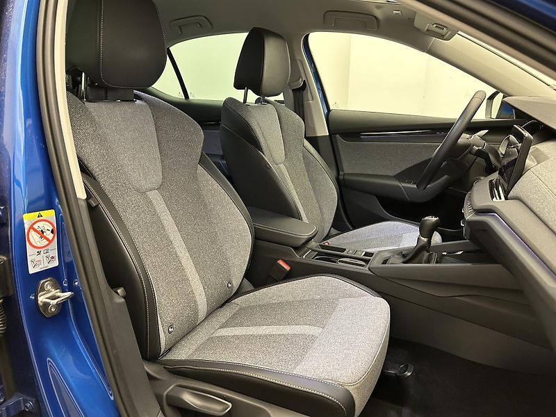 Škoda Octavia 1.5 TSI Top selection - fotka 19 z 24