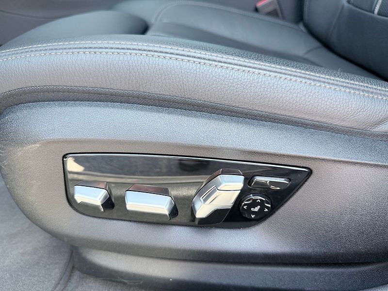 BMW Řada 5 530d Touring, Natáčecí náprava - fotka 19 z 26