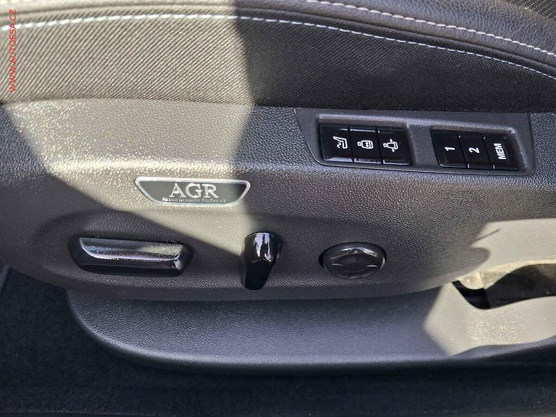 Opel Astra (2016) 1.6 CDTi SportsTourer, LED - fotka 17 z 22