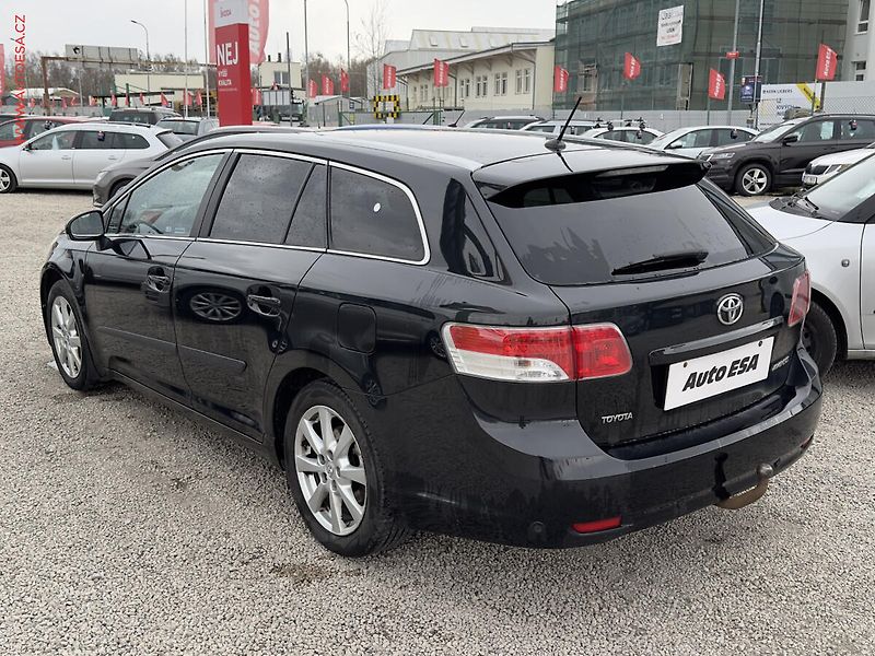 Toyota Avensis (2012) 2.0d, 1.maj,ČR, Xenon, AC - fotka 6 z 17