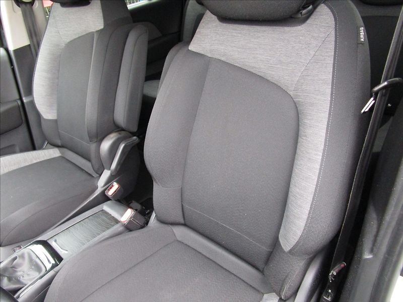 Citroën Grand C4 Picasso 2.0HDi aut. Klima, 7 míst - fotka 12 z 50