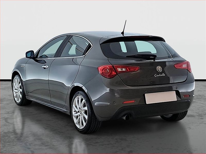 Alfa Romeo Giulietta (2010) 1.4 T MultiAir, Serv.kniha - fotka 4 z 19