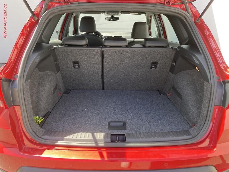 Seat Arona (2018) 1.5 TSi, FR, +ALU, LED - fotka 7 z 18