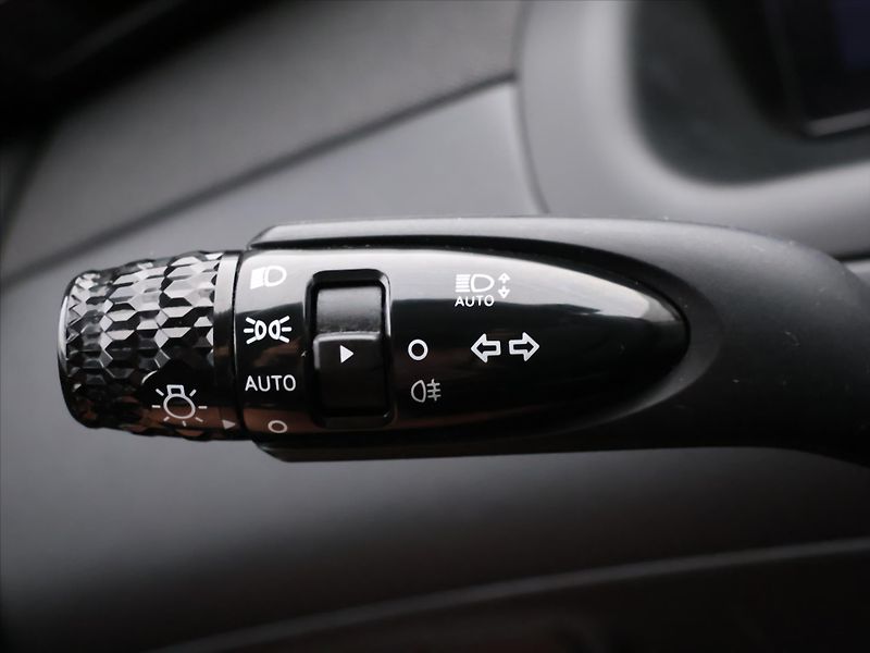 Hyundai Tucson 1,6 T-GDI HEV 169kW Comfort Za - fotka 18 z 34