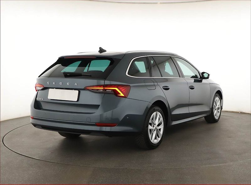 Škoda Octavia (2021) Style 2.0 TDI, Automat, ČR - fotka 5 z 20