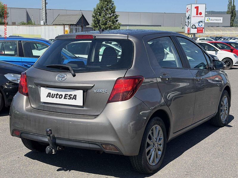 Toyota Yaris (2017) 1.3i, ČR, AC, TZ - fotka 4 z 17