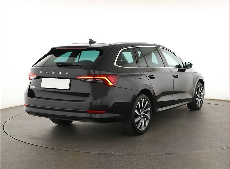 Škoda Octavia (2022) 2.0 TDI - fotka 5 z 20
