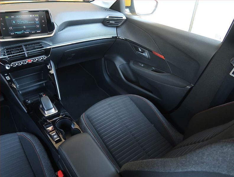 Peugeot 208 (2021) 50 kWh, SoH 90%, Automat - fotka 8 z 22
