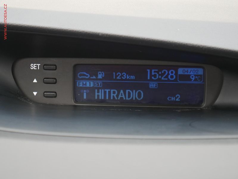 Hyundai i20 (2011) 1.2i, ČR, AC, park.asist - fotka 12 z 15