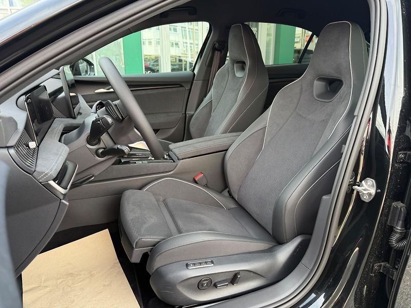 Škoda Superb Sportline 2,0 TSI 150 kW DSG - fotka 8 z 26